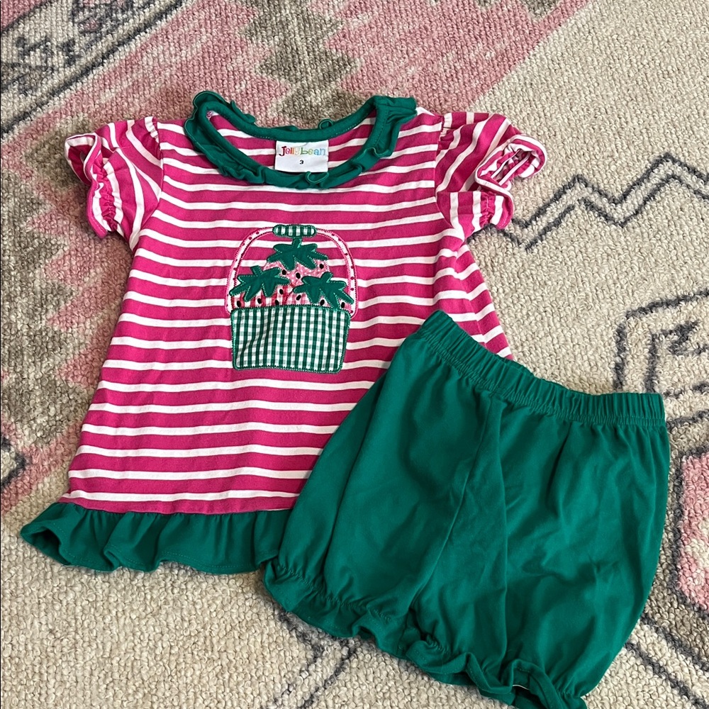 Jellybean strawberry appliqué shorts set